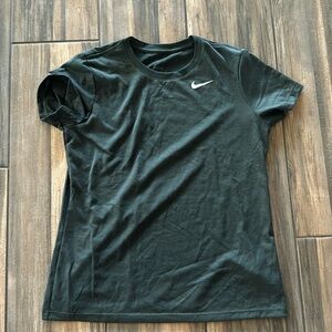 Women’s Nike top